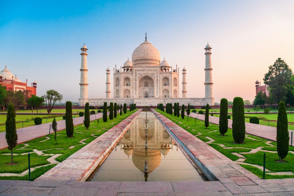 taj mahal avec ses jardins
