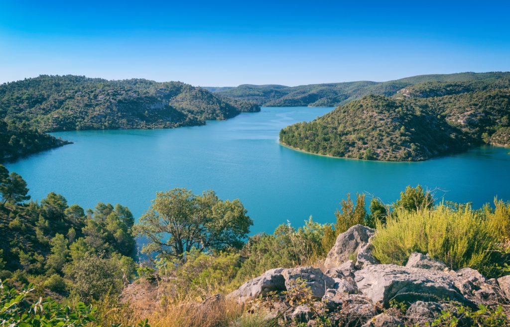 vue sur le lac d'Esparron-de-Verdon