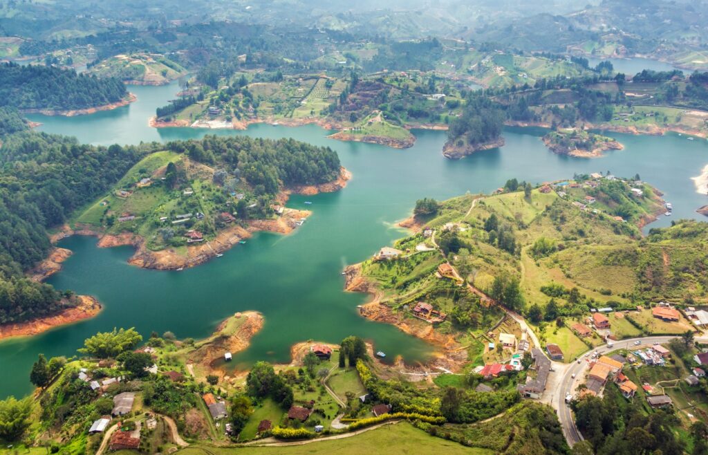 lacs de guatape colombie