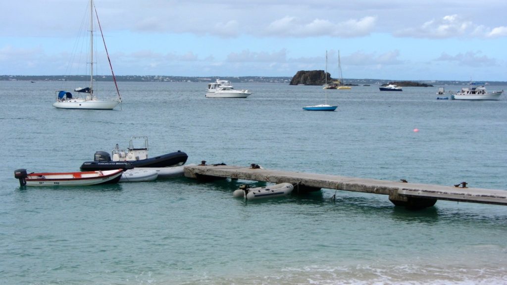 Bateaux au mouillage à Grand Case, Saint-Martin