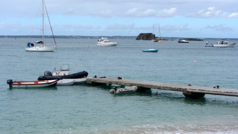 Bateaux au mouillage à Grand Case, Saint-Martin