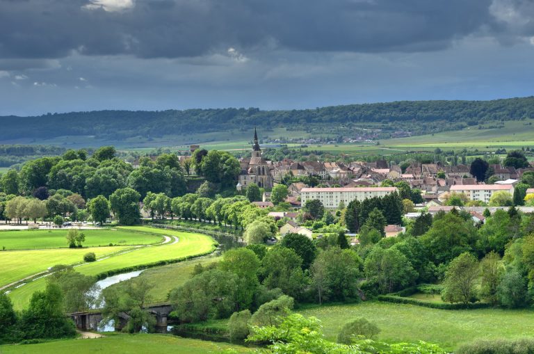Village et vallee dans l'ouest des Vosges