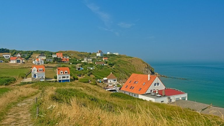 Village en bord de falaise sur la Cote d Opale, Pas-de-Calais